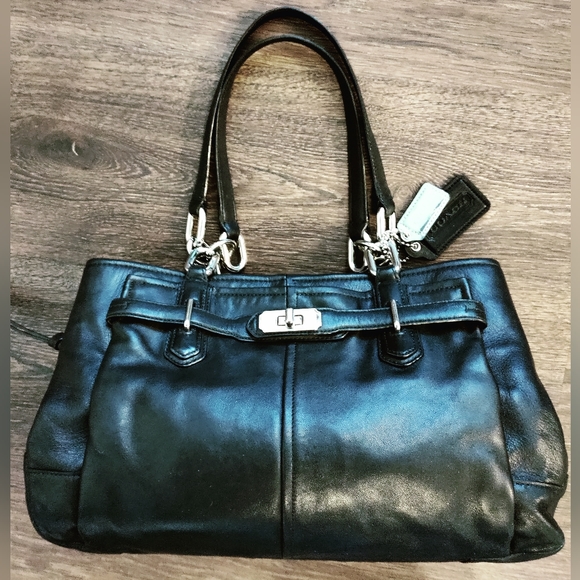Coach Handbags - Coach Chelsea Jayden Black Leather Carryall Turnlock Purse